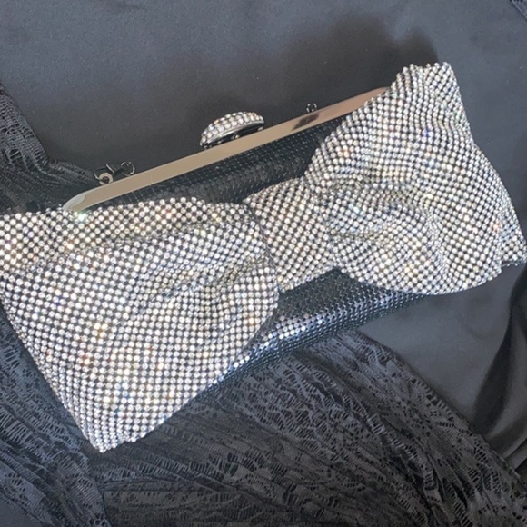Tuxedo Bow theme Rhinestone Jewelled clutch NWT with chain - Picture 11 of 11